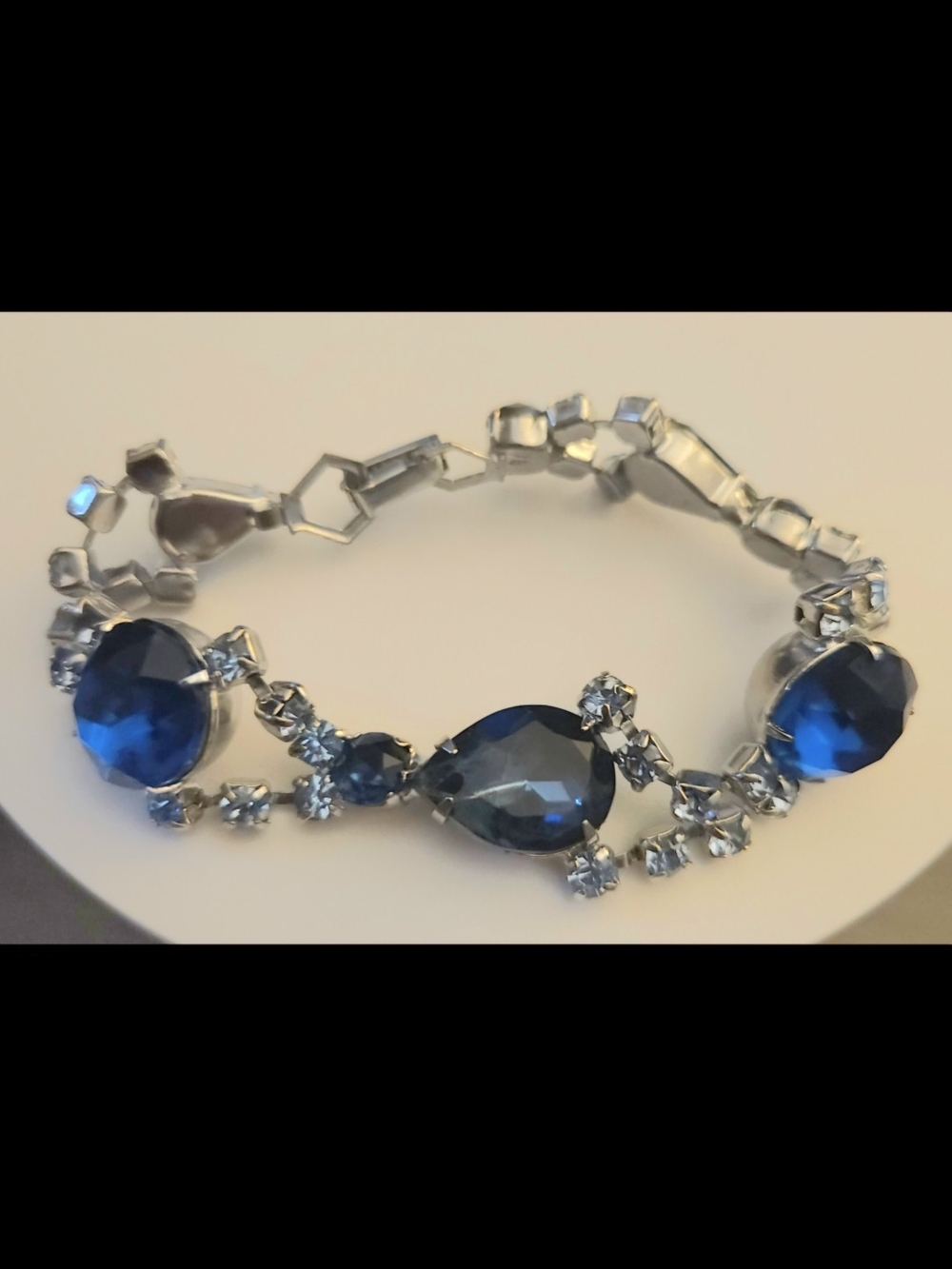 Elegant Blue Crystal Teardrop Bracelet
